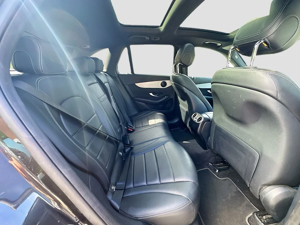 Certified Used 2022  Mercedes-Benz GLC 300 image 28
