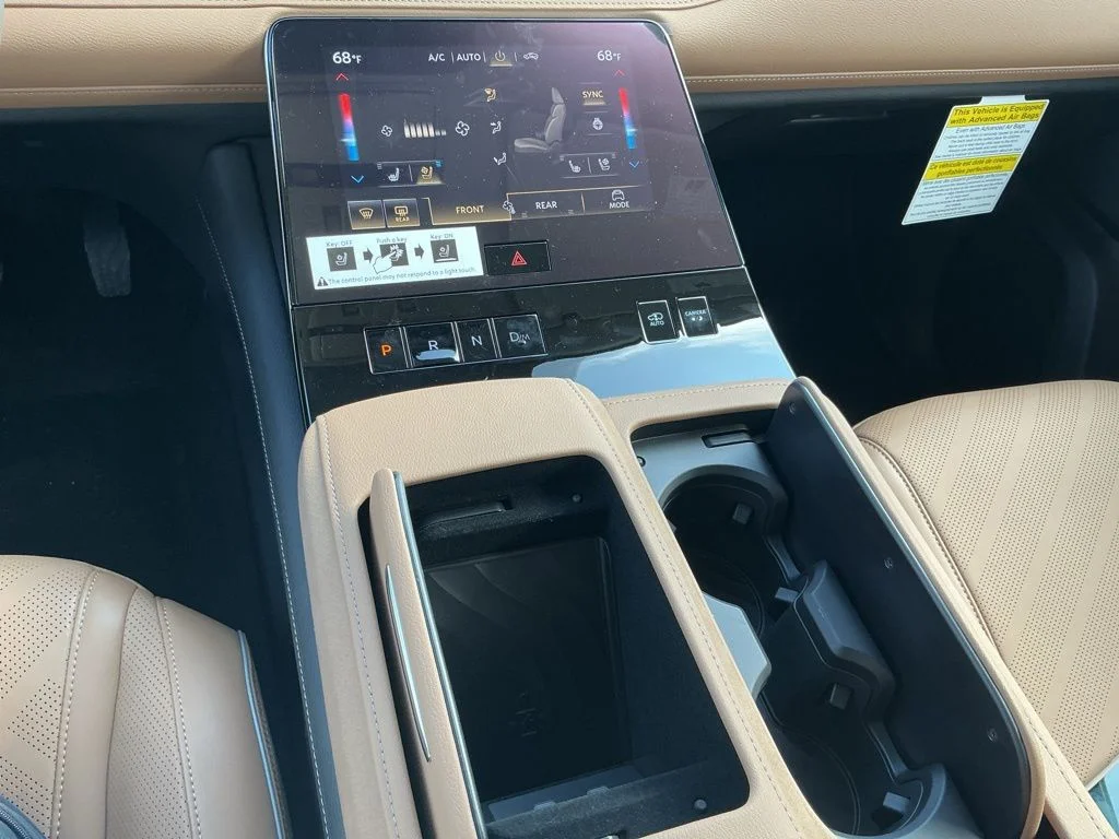 New 2026 RADIANT WHITE INFINITI Luxe 4WD image 11