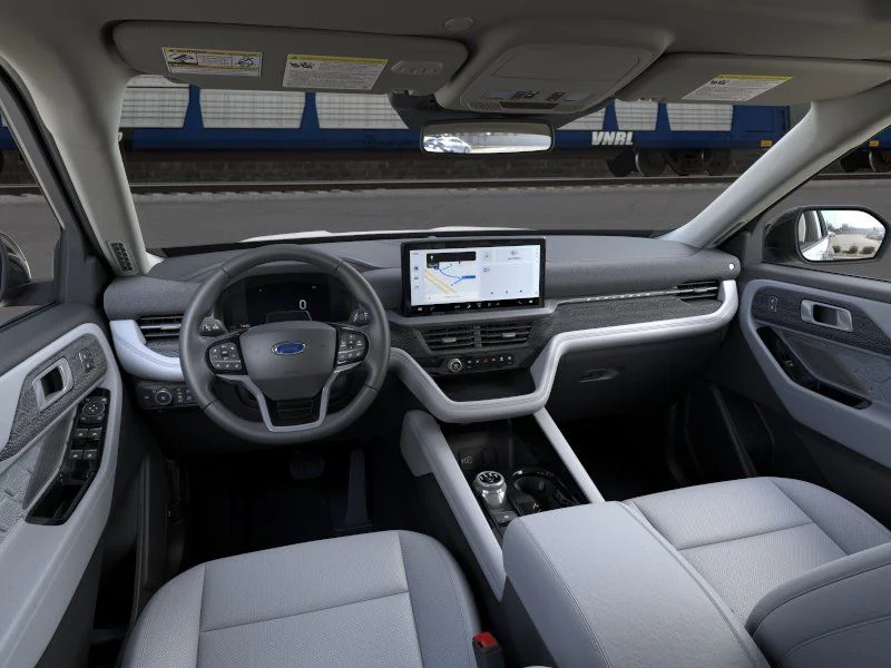 New 2026 Star White Metallic Tri-Coat Ford Platinum image 9