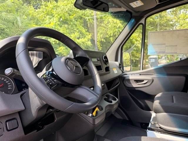 New 2026 Arctic+White Mercedes-Benz  image 28