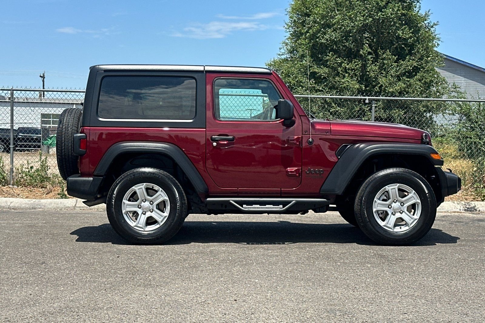 Used 2021 Red Jeep Sport S image 3