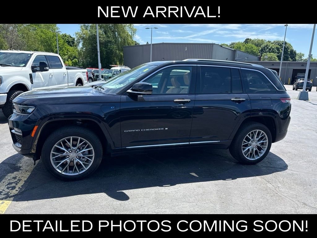 Used 2022 Midnight Sky Jeep Summit 4xe image 3