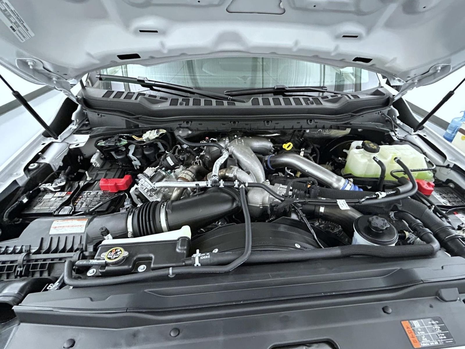 New 2026 Oxford White Ford XLT image 25
