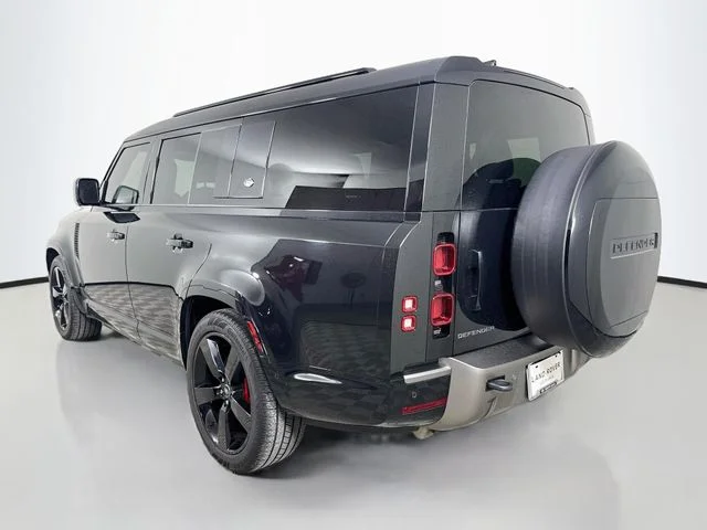 Certified Used 2024 Black Land Rover X-Dynamic SE image 7