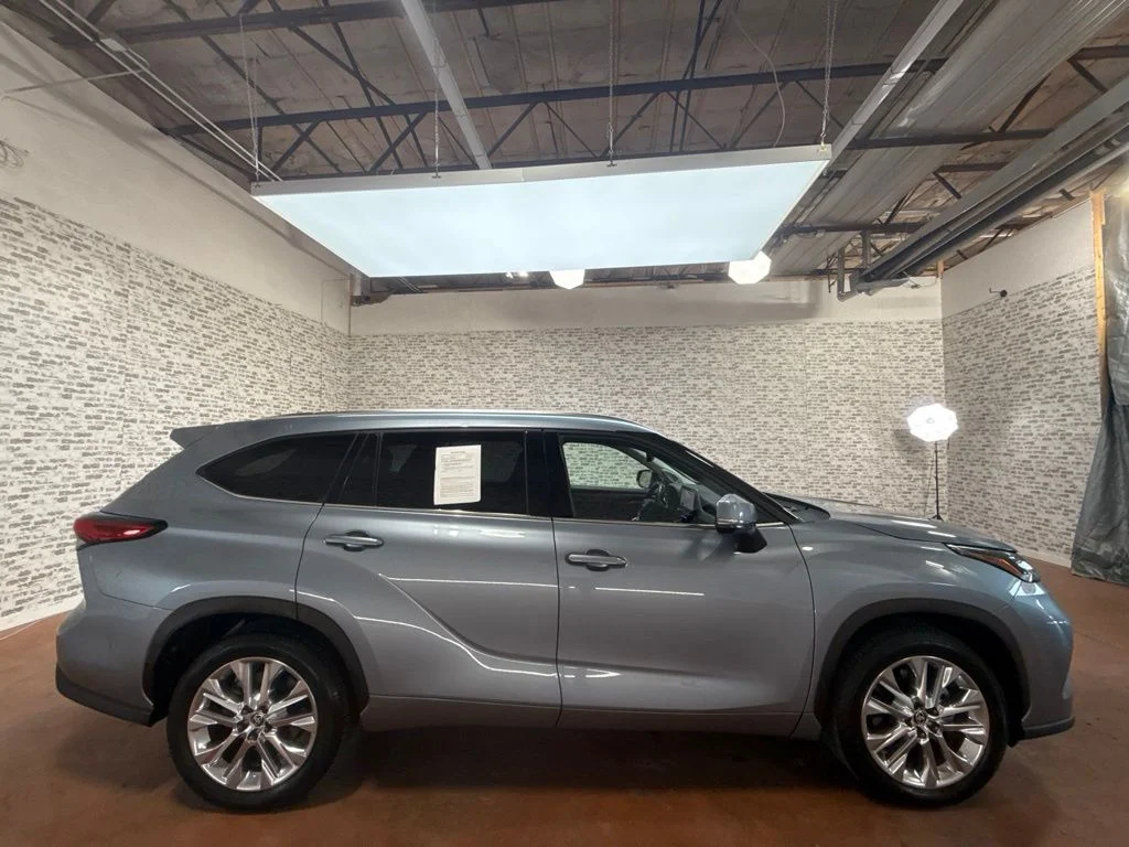 Used 2023 Moon Dust Toyota Limited image 8