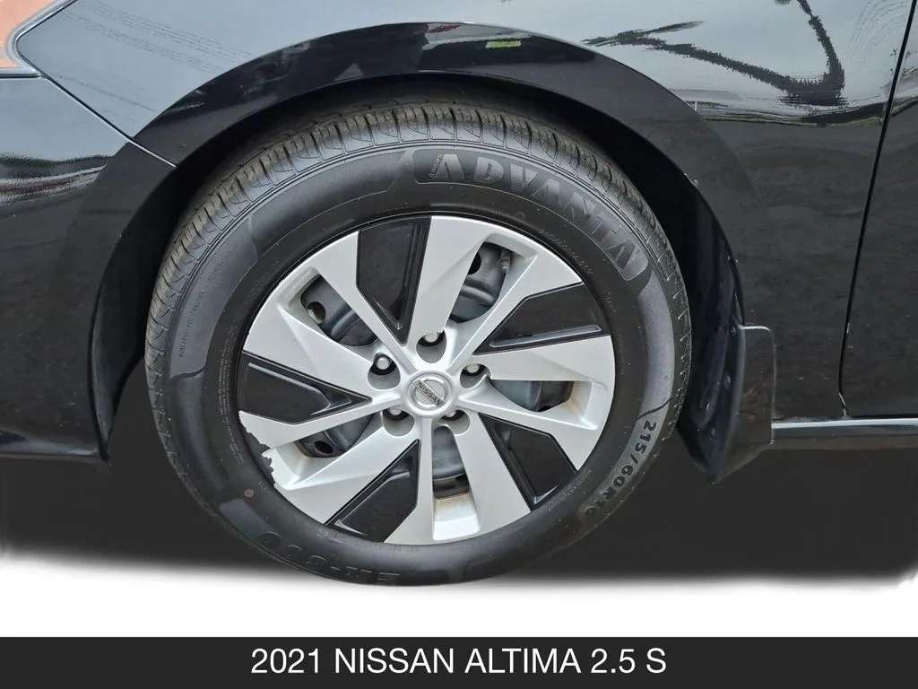 Used 2021 Black Nissan 2.5 S image 11
