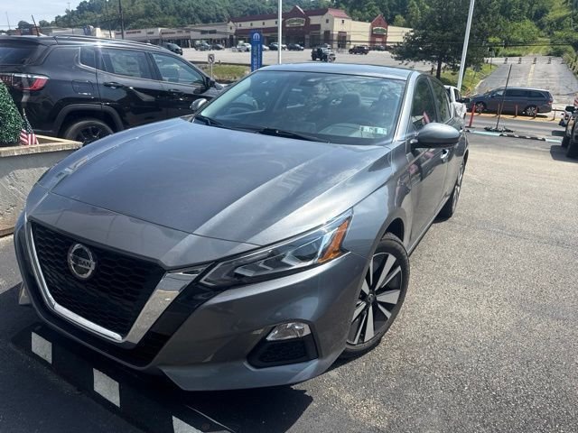 Certified Used 2021 Gray Nissan 2.5 SV image 2