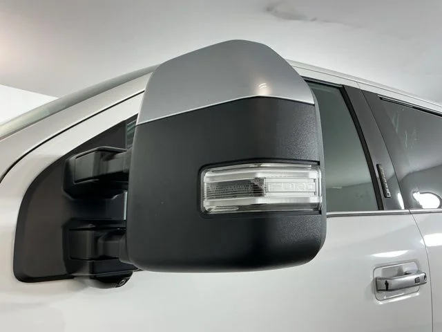 Used 2022  Ford Platinum image 13