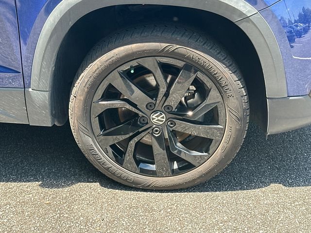 Certified Used 2022 Blue Volkswagen 1.5T SE image 8
