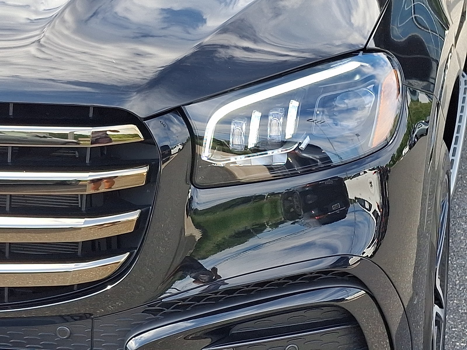 Certified Used 2026 Obsidian Black Metallic - 197 Mercedes-Benz 4MATIC® image 9