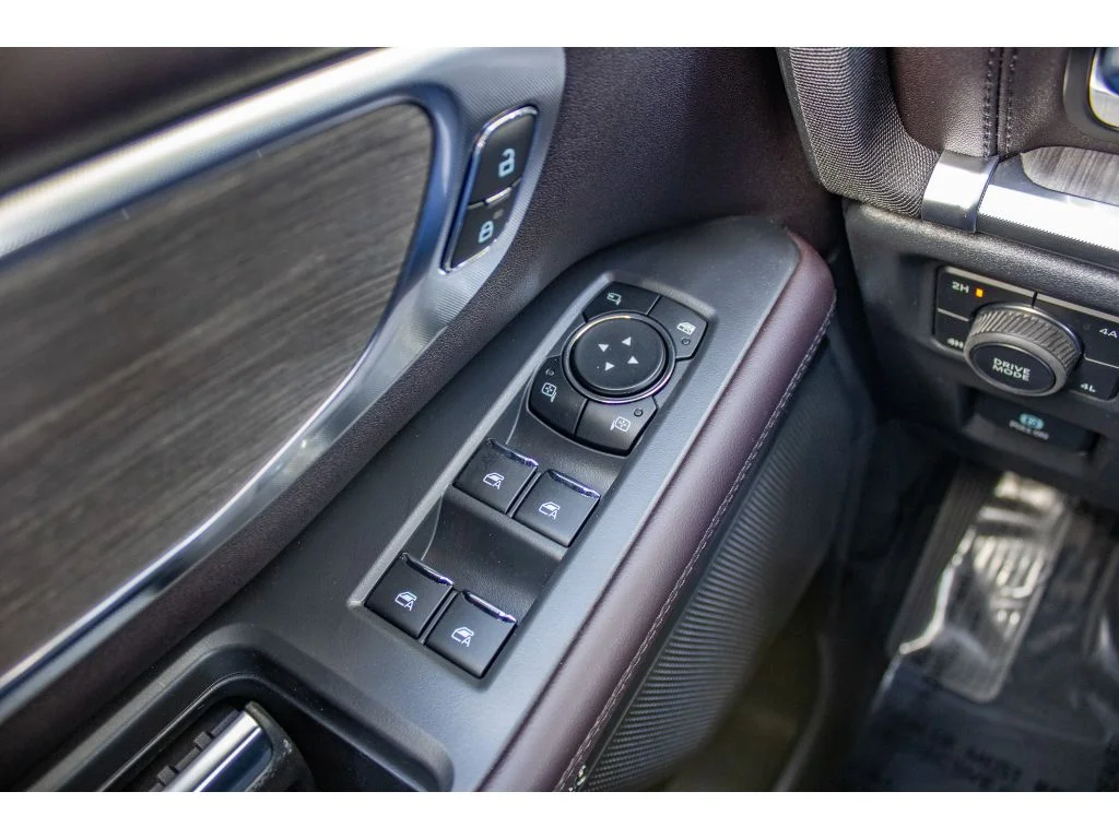 New 2026 Star White Metallic Tri-Coat Ford Platinum® image 47