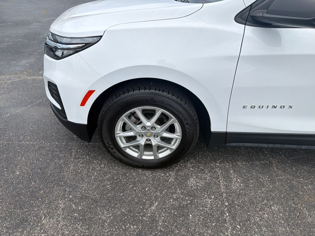 Used 2022 White Chevrolet LS image 10