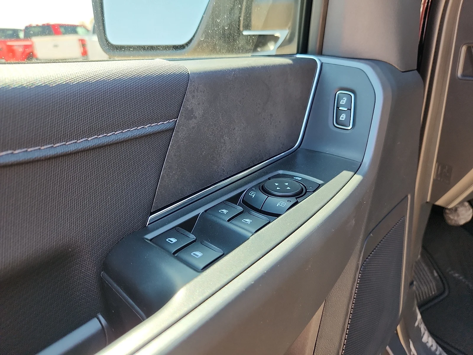 New 2026 Agate Black Metallic Ford XLT image 15