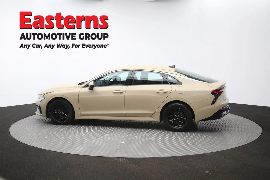 Used 2025 Red Kia LXS image 64