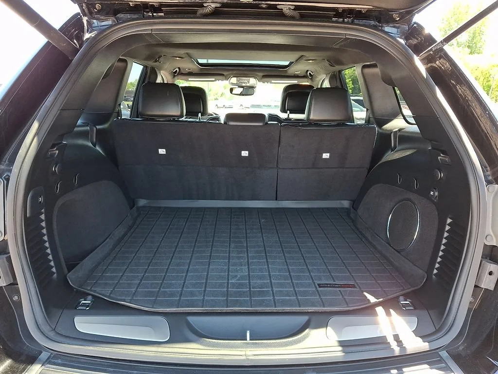 Used 2021 Diamond Black Crystal Pearlcoat Jeep Summit image 31