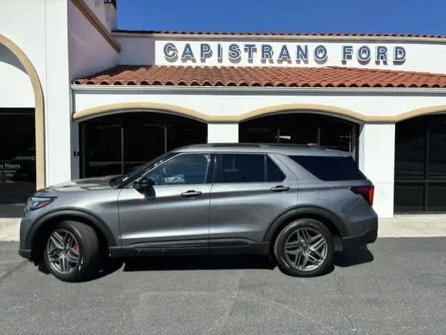 Used 2026 CARBONIZED GRAY M Ford ST-Line image 3