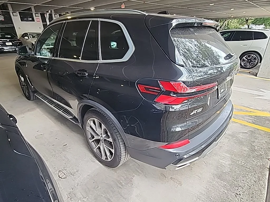 5UX13EU06R9V08905