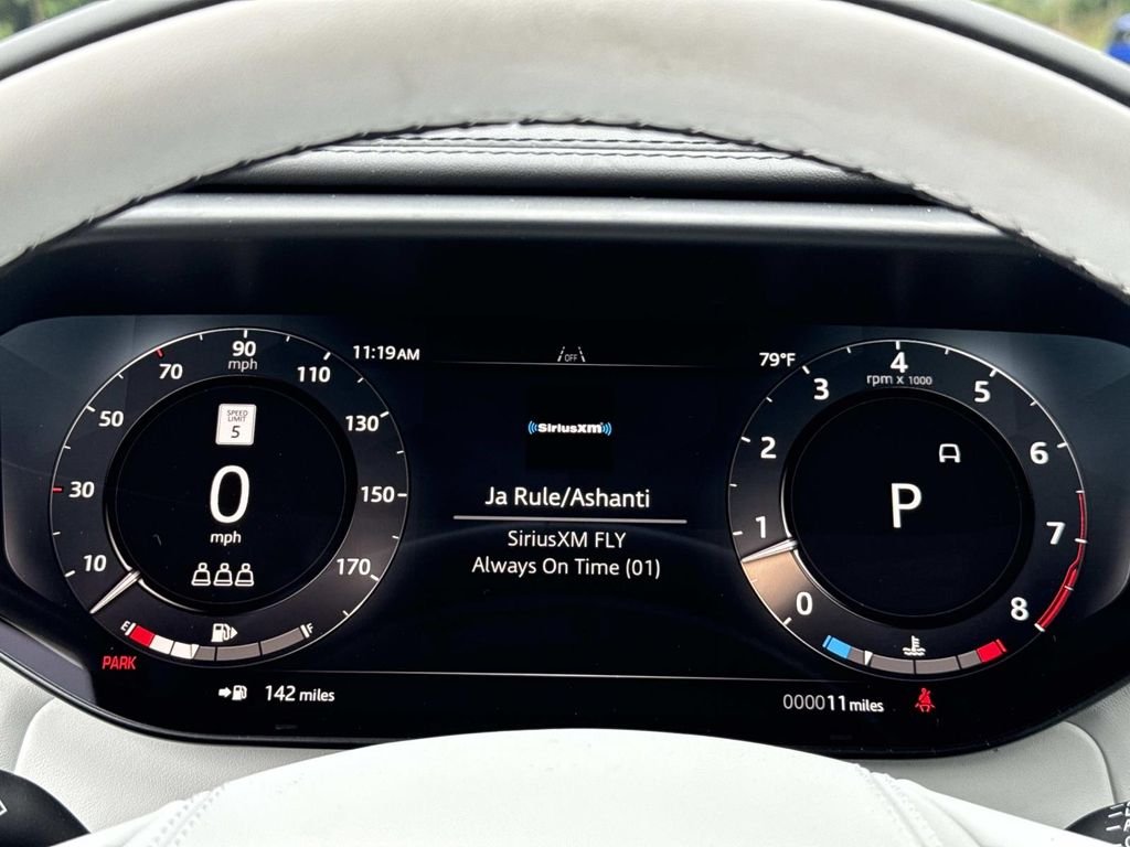 New 2026 Ostuni Pearl White Land Rover Dynamic SE image 11