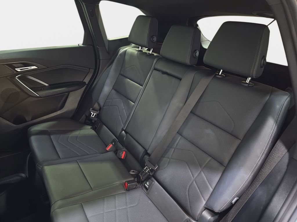Used 2023 Green BMW xDrive28i image 17