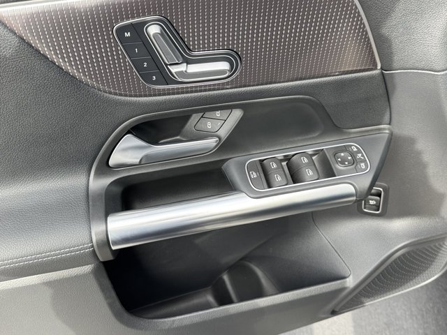 Used 2023 Night Black Mercedes-Benz GLA 250 image 19