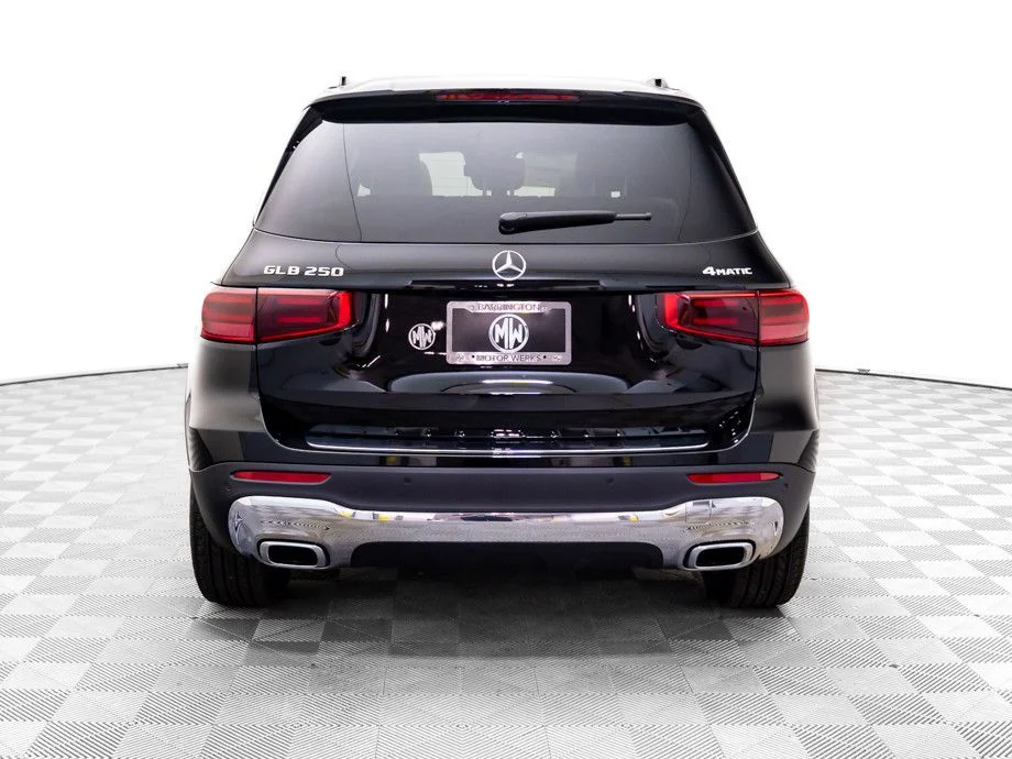 New 2026 Black Mercedes-Benz GLB 250 image 4