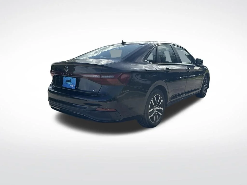 Used 2025 Deep Black Pearl Effect Volkswagen 1.5T SE image 5