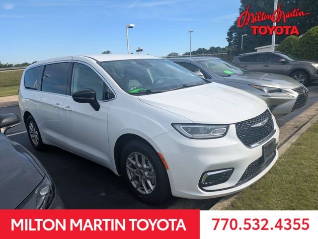 2024 Chrysler Pacifica Touring L's photo