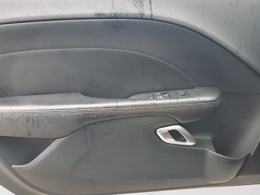 Used 2018 White Dodge SXT image 19