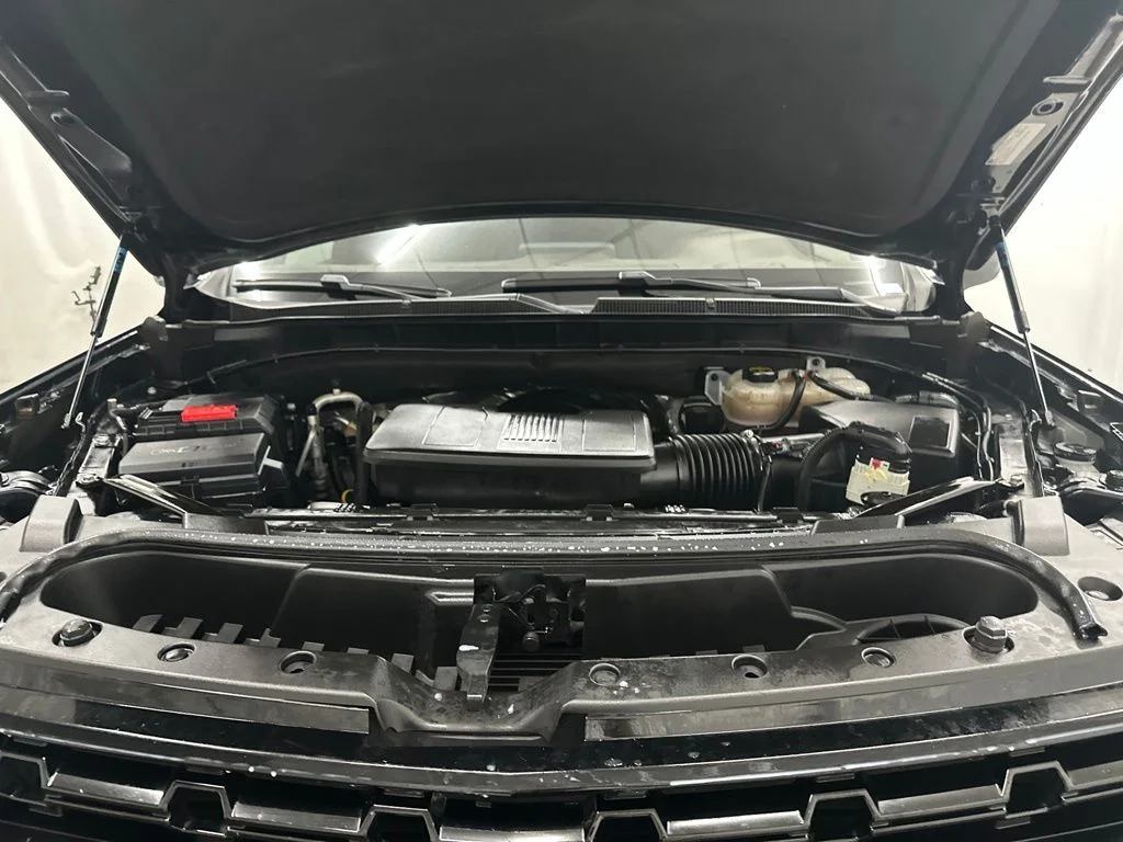 Used 2023 Blue Chevrolet Z71 image 13