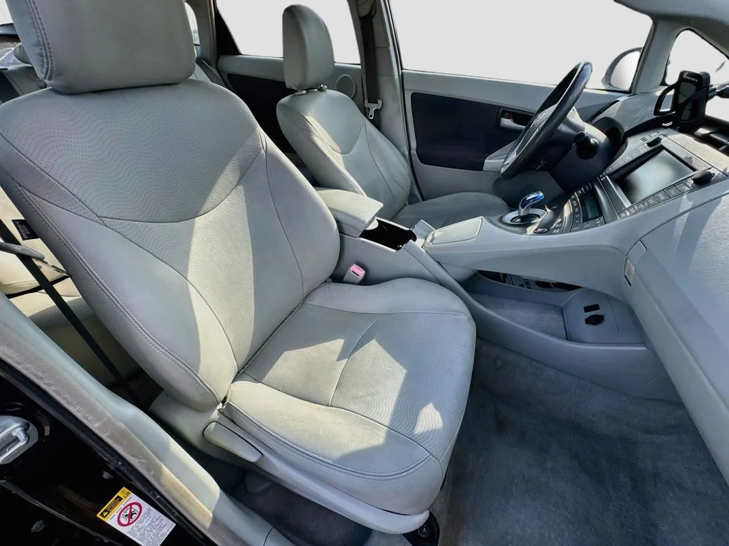 Used 2010 Red Toyota I image 31