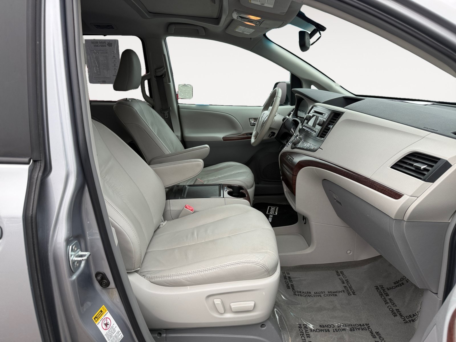 Used 2012 Silver Sky Metallic Toyota XLE image 19