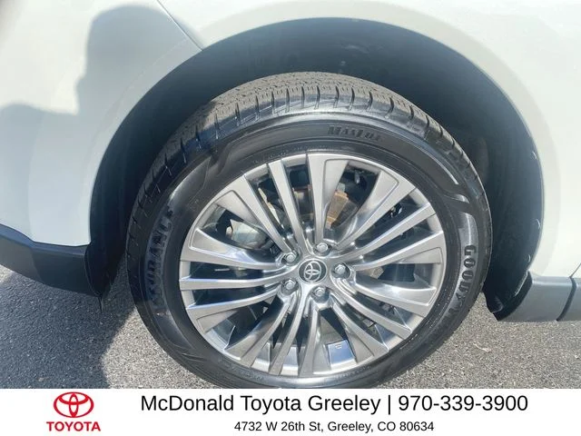 Used 2022 White Toyota XLE image 10