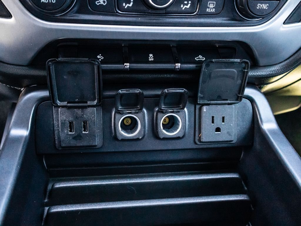 Used 2018 White GMC SLT image 28