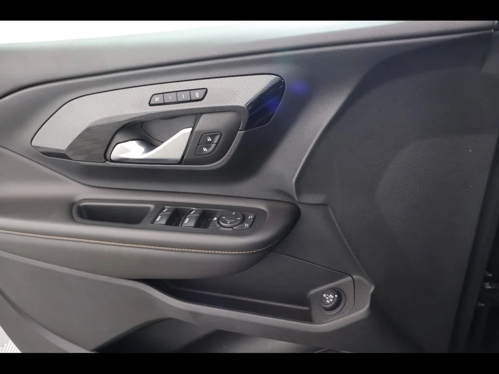 Used 2022 Black GMC AT4 image 31
