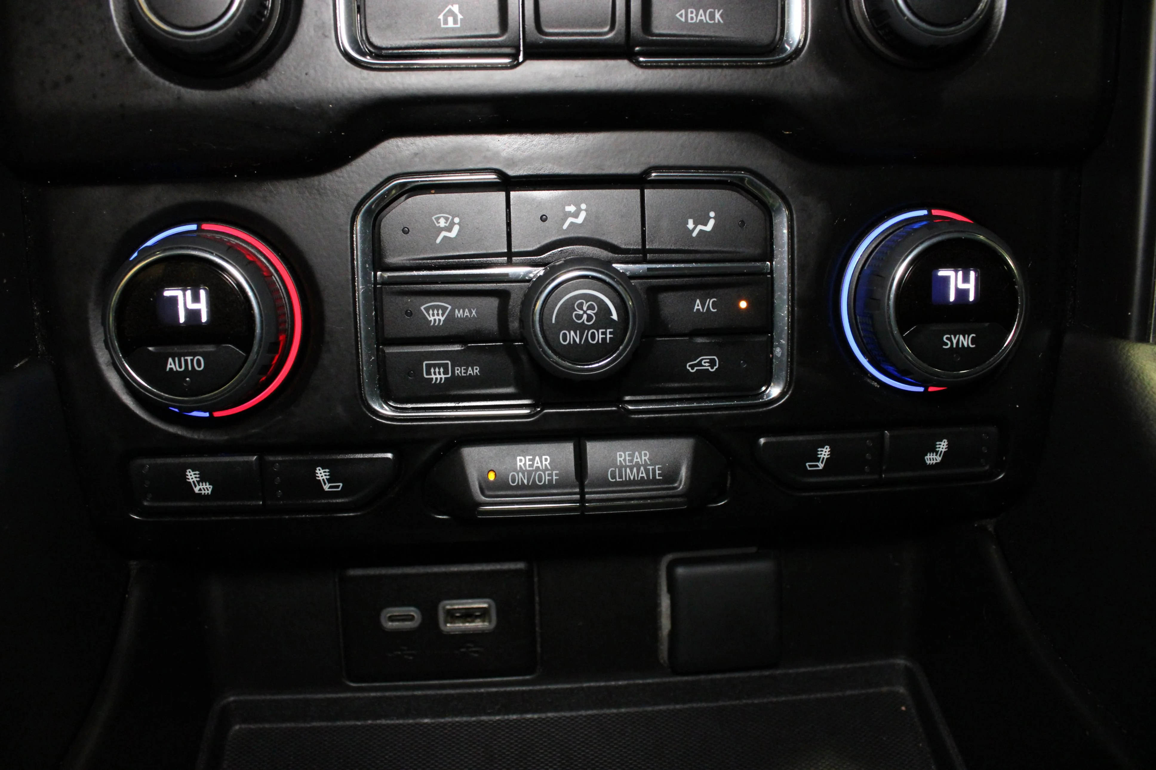 Used 2024 Black Chevrolet Z71 image 30