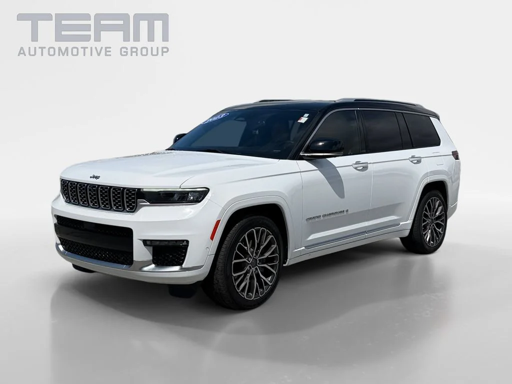 Used 2023 White Jeep Summit image 3