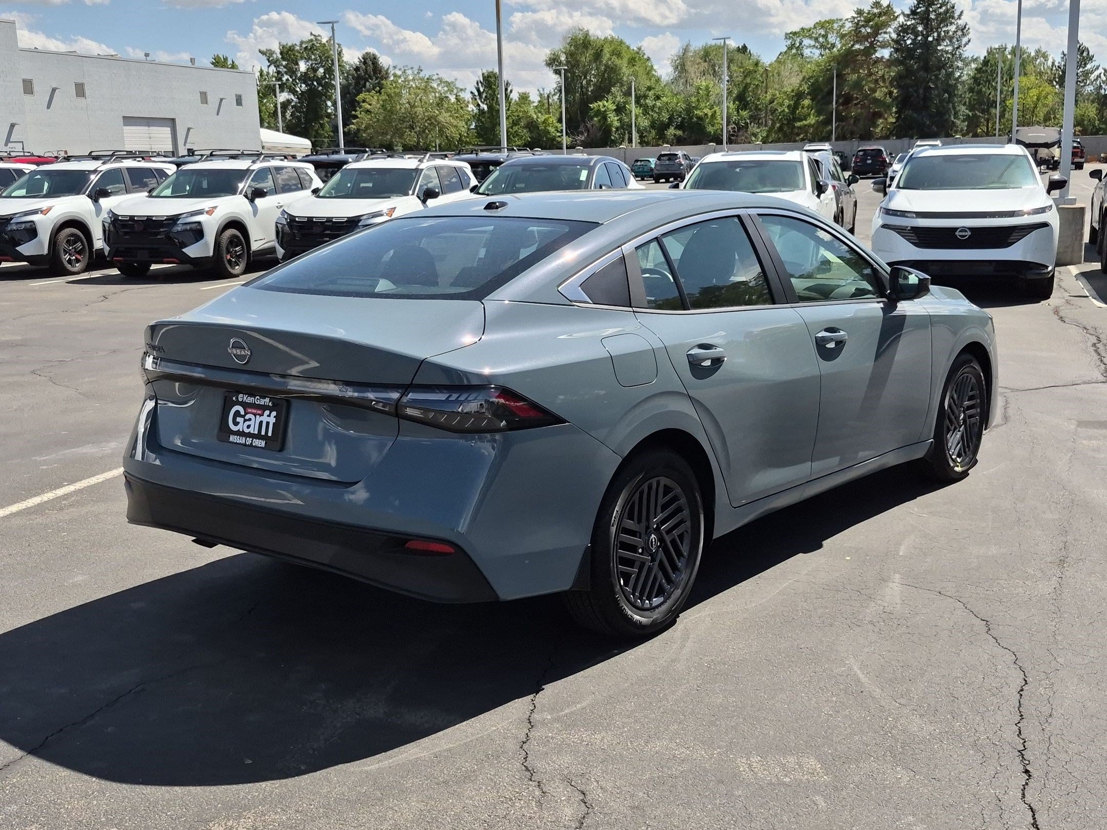 New 2027 Atlantic Gray Metallic Nissan SV image 3