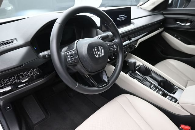 Used 2024 Platinum White Pearl Honda EX-L image 20