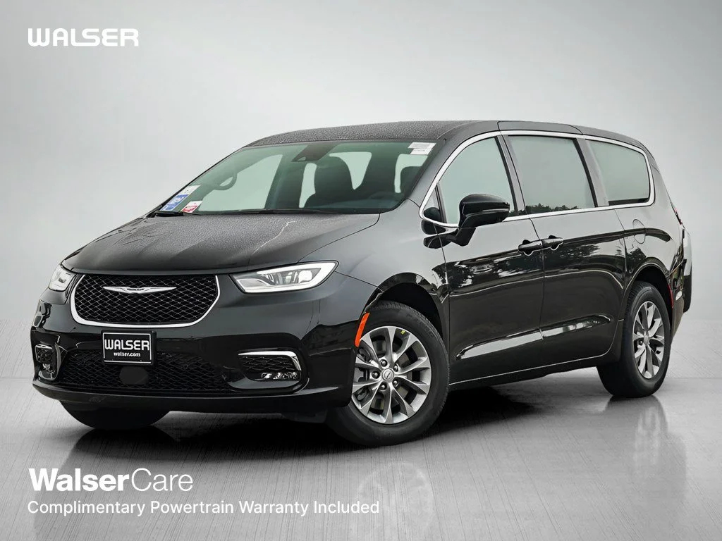 New 2026 Diamond Black Crystal Pearlcoat Chrysler Select image 1