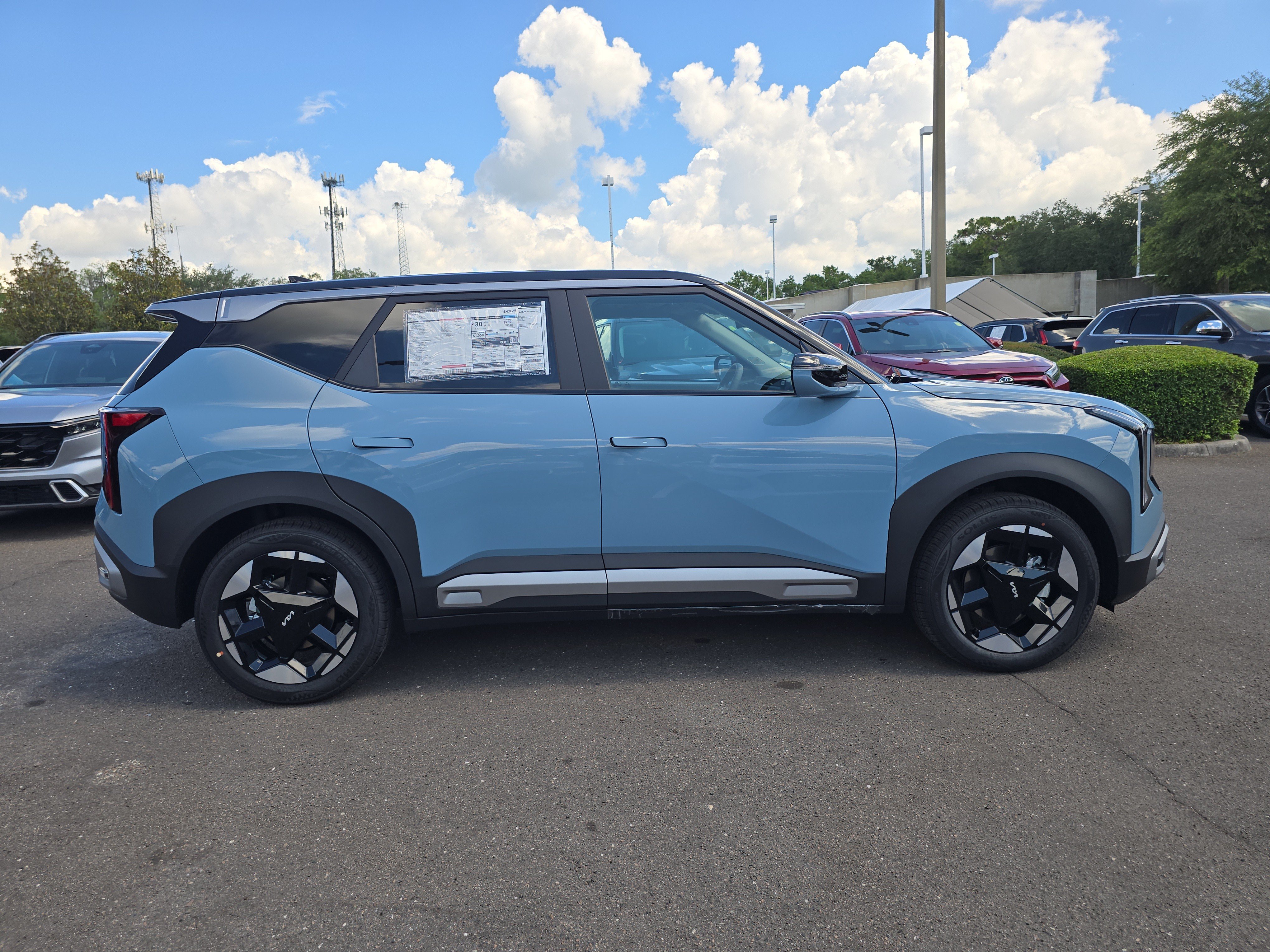 New 2027 Frost Blue / Black Roof Kia S image 9