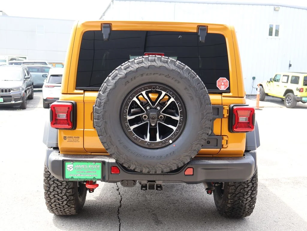 New 2026 Goldilocks Exterior Paint Jeep Rubicon image 4