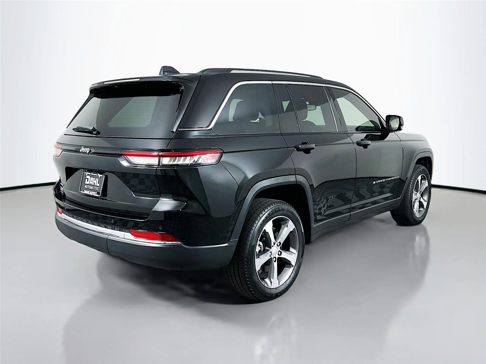 Used 2022 Black Jeep 4DR 4WD image 13