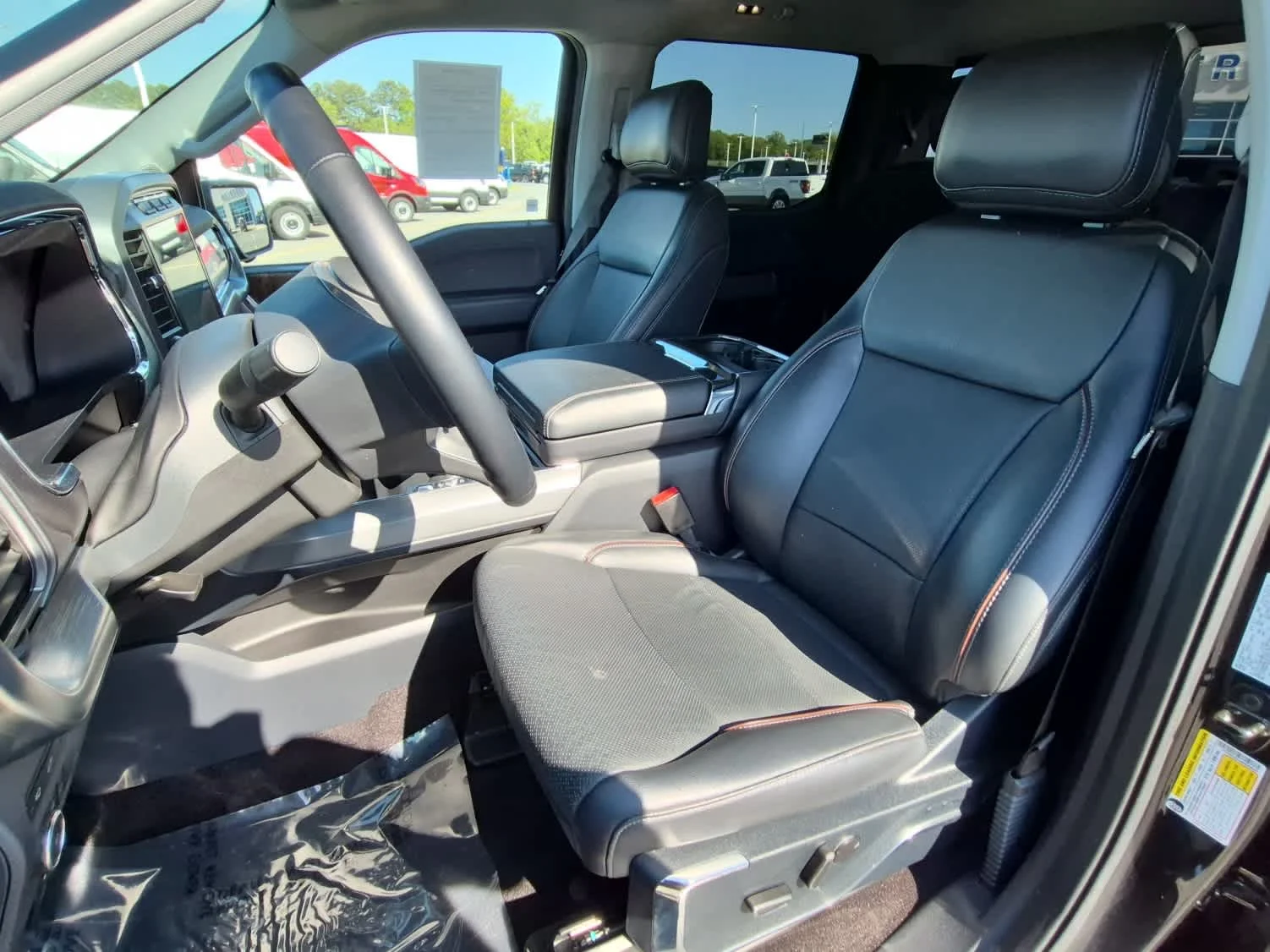 Certified Used 2021 Agate Black Ford LARIAT image 10