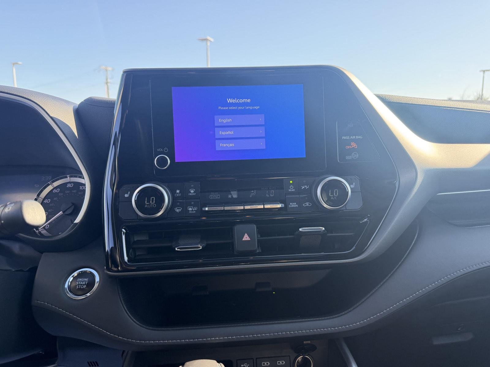 Used 2023 Wind Chill Pearl Toyota XLE image 20