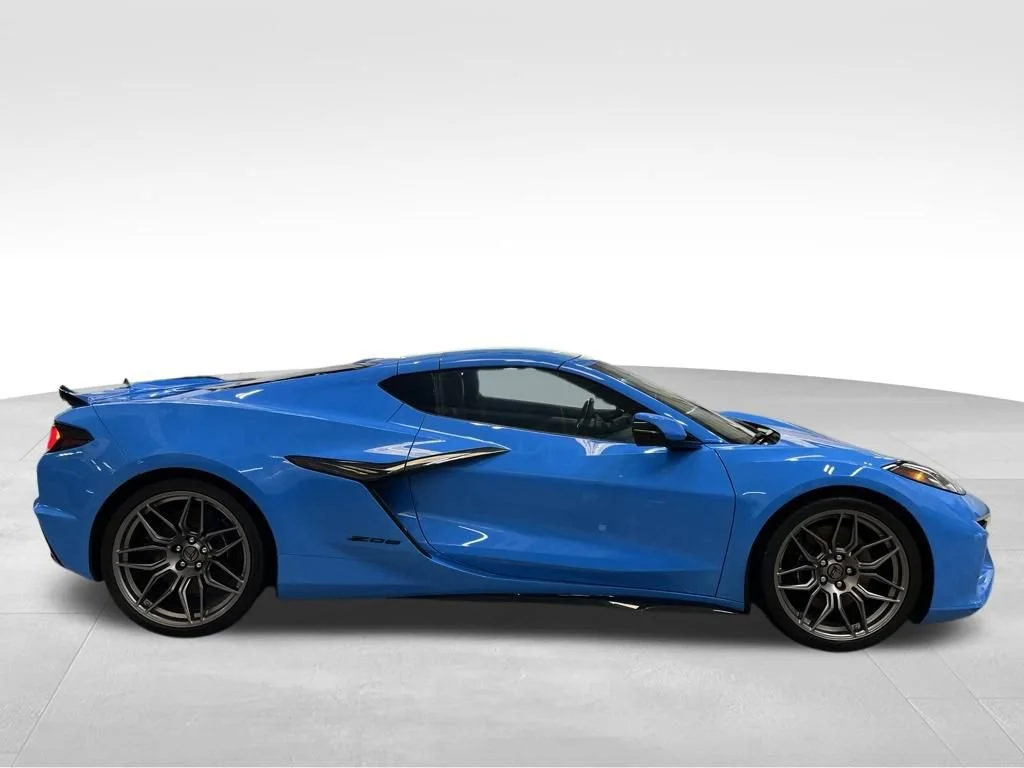 Used 2024 Rapid Blue Chevrolet 3LZ image 6