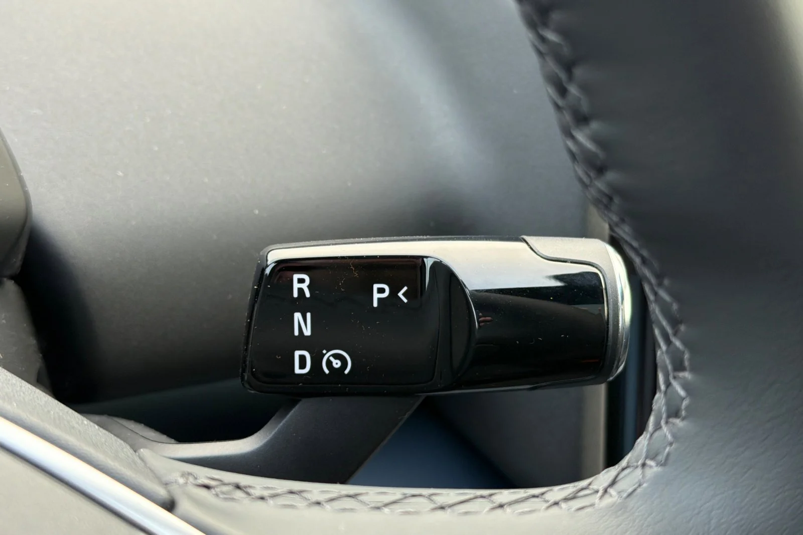 New 2026 ONYX BLACK Volvo Ultra image 18