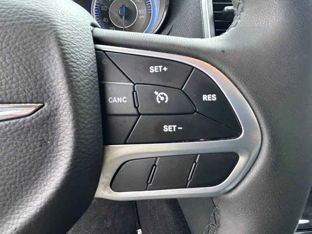 Used 2023 White Chrysler Touring image 18