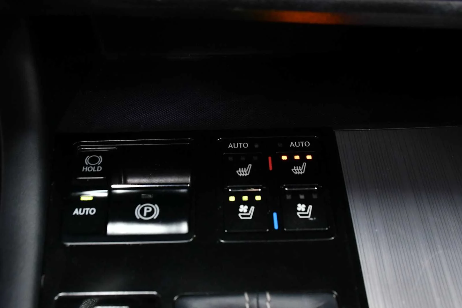 Used 2017 Ultra White Lexus  image 20