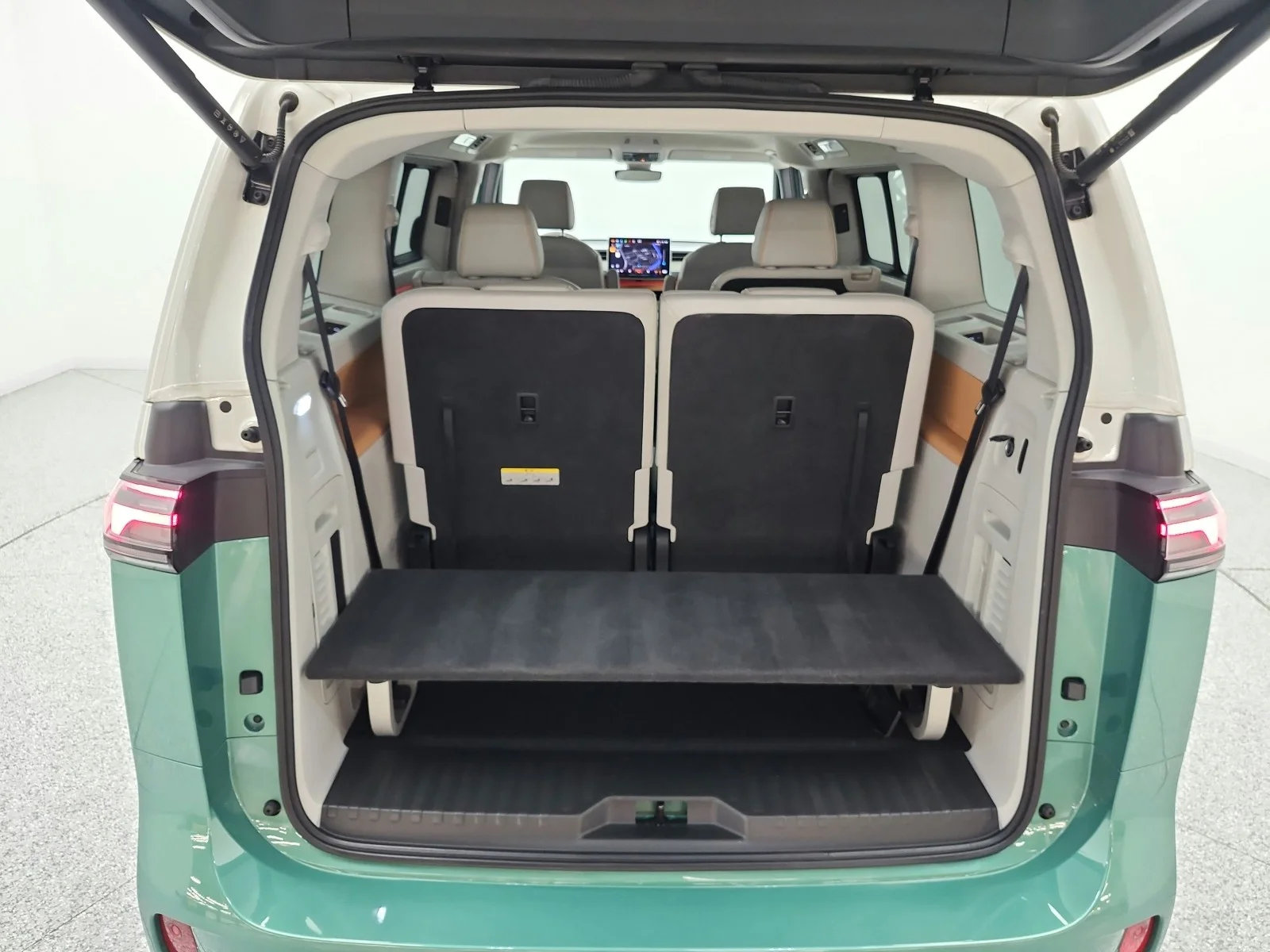 Used 2025 Mahi Green Volkswagen Pro S Plus image 20