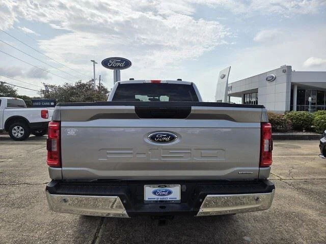 Used 2023 Iconic Silver Metallic Ford XLT image 4